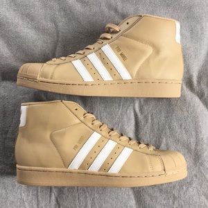 Adidas Pro Model ‘Khaki’